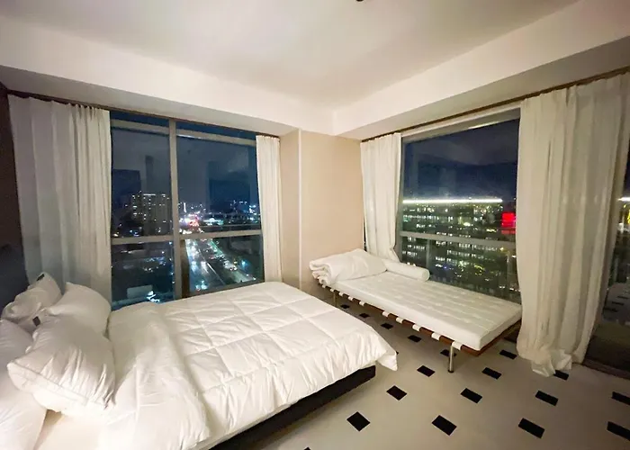Luxury 2br Penthouse Across Of Dreams Apartamento Manila