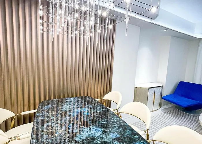 Luxury 2br Penthouse Across Of Dreams Apartamento Manila