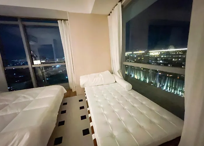 Luxury 2br Penthouse Across Of Dreams Apartamento Manila